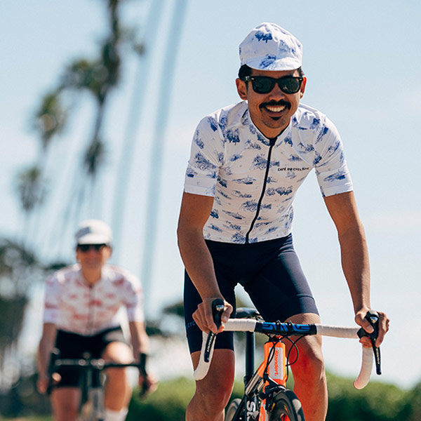 Juliette Seban – Le Café du Cycliste – Cycliste homme sur vélo